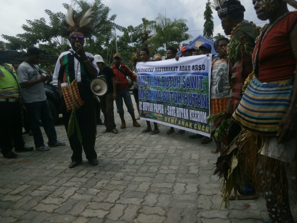 Masyarakat Adat di Keerom yang menolak keberadaan perusahaan sawit (Foto; IST)