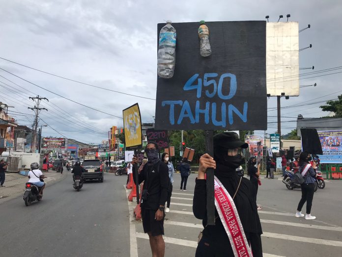 Kampanye Bahaya Sampah Plastik di Kota Jayapura, foto : nesta / rumah bakau