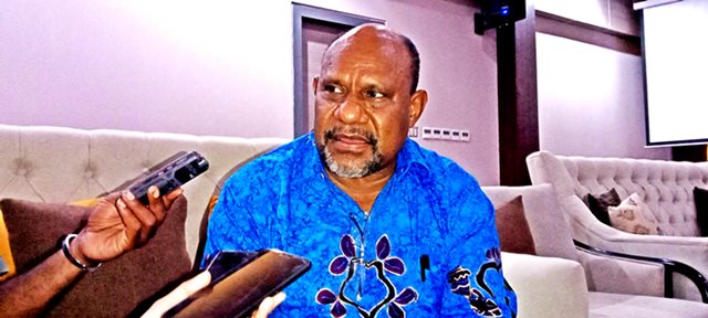 Timotius Murib ( Ketua Majelis Rakyat Papua MRP) Foto : nesta/jeratpapua.org