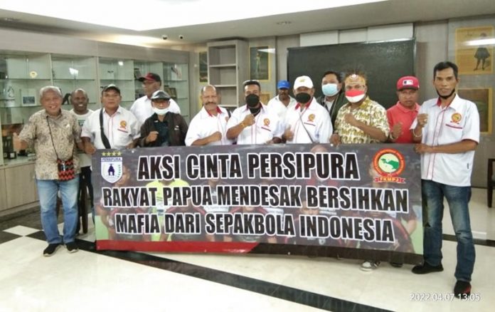 Persipura Mania saat mendatangi Markas PSSI di Jakarta minta Kejelasan Nasib Persipura dan Investigasi Liga 1, foto : nesta/jeratpapua.org
