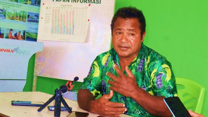 Kepala Kampung Nendali Wemfrid Wally, foto : nesta/jeratpapua.org