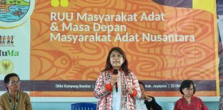 salah satu Pembicaraa dalam Pemaparan Soal Mandeknya RUU Masyarakat Adat, foto : nesta/jeratpapua.org