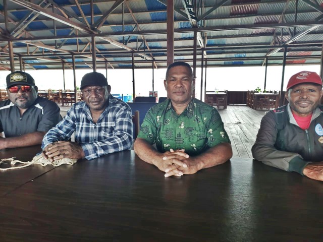 foto Pengurus Dewan Presedium Masyarakat Adat Tabi di Tanah Papua , foto : nesta/jeratpapua.org