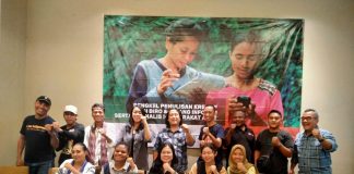 Foto Bersama Peserta Pelatihan dan Pengurus Infokom PB AMAN Pusat , foto : nesta/jeratpapua.org
